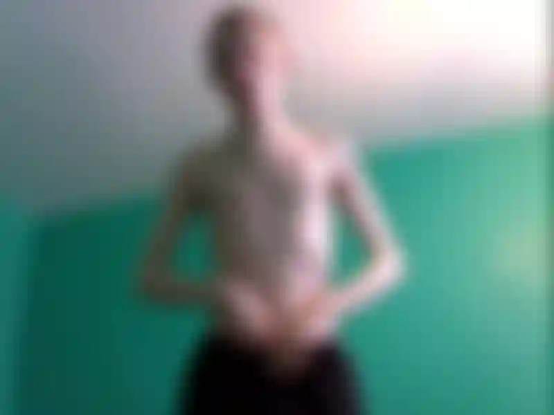 Avant de me raser là-bas. Vidéo rare et sexy.