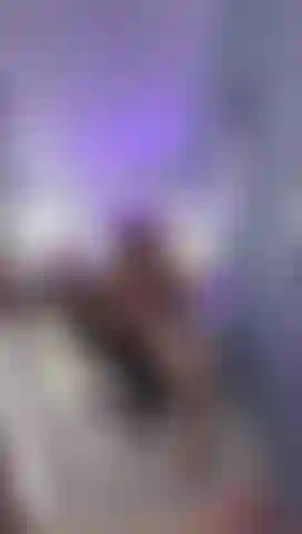 Regarde ma chatte, viens te manger.