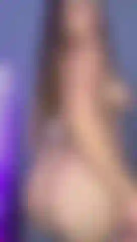 Cette blonde sexy veut du sexe hard.