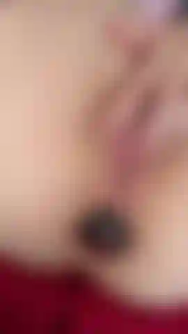 Vibrating robot buttplug was happily tormenting my pussy.