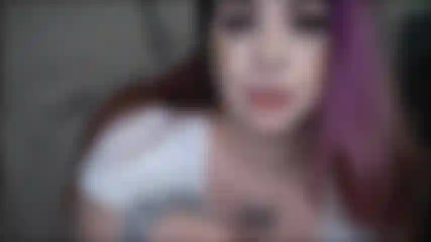 Simp pour l'adoration de lil sis ass.