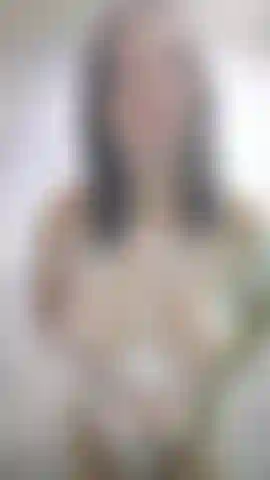 I take a shawer but I'm still hot