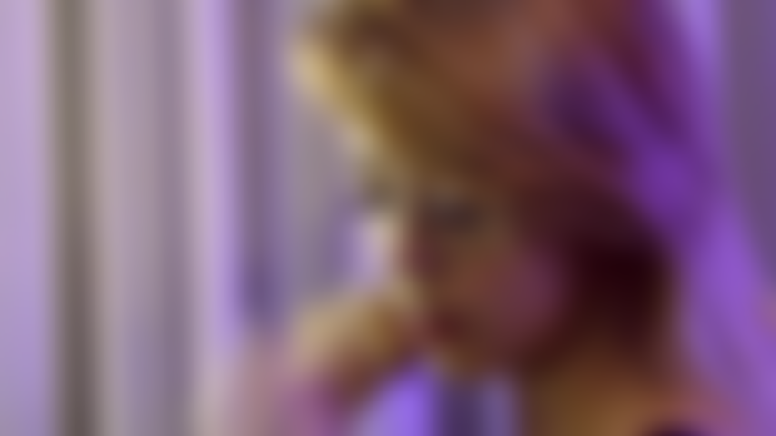 Lilith sexy, masturbation, doigt dans le cul, seins riches, belle chatte, chatte sexy, chatte humide.