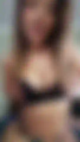 Sexy qui suce une bite et baise une chatte