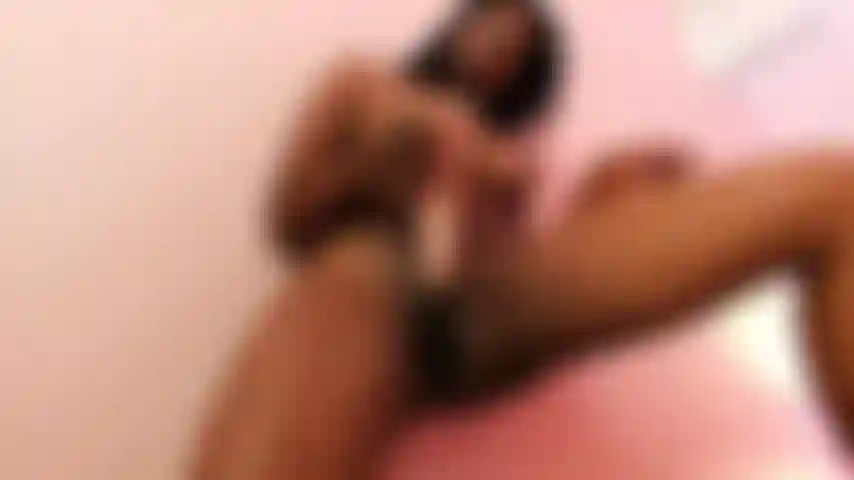 Sexy secoue et baise ma chatte.