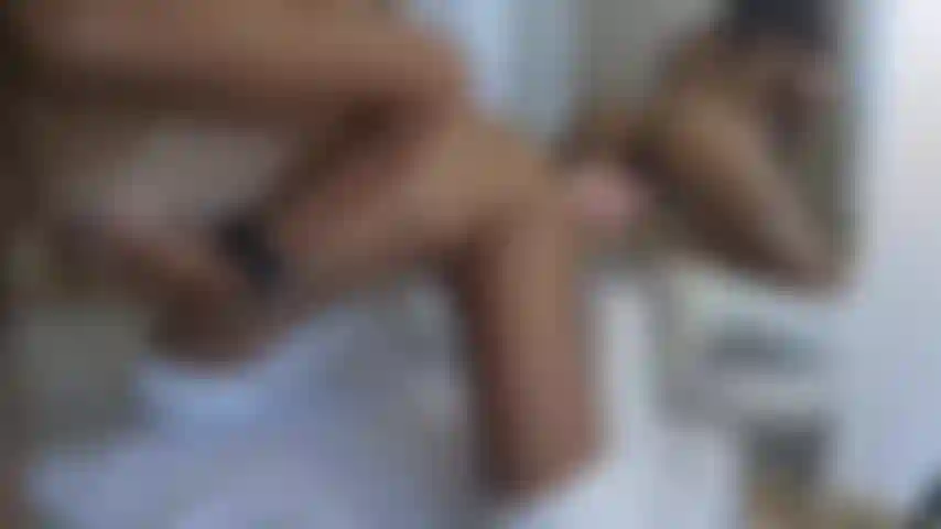 Gode anal à succion miroir.