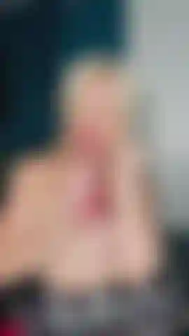 La façon dont je vais sucer ta bite et te faire jouir fort avec un peu de gorge profonde.