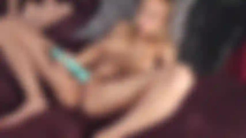 J'avais besoin d'un bon orgasme alors j'ai attrapé ma baguette !