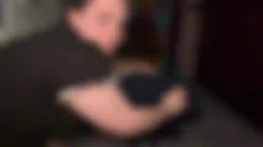 Je secoue mon cul devant toi.