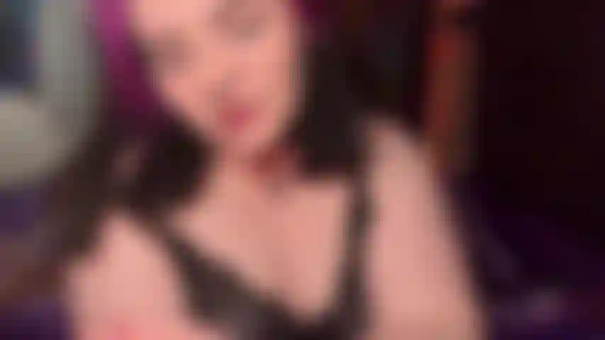 Adore le cul huilé et tremble.