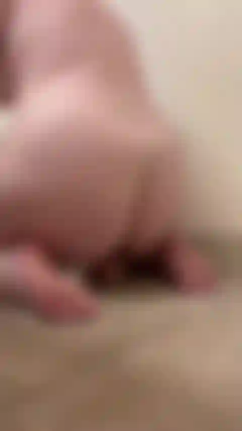 Chevauchant mon gode à l'arrière.