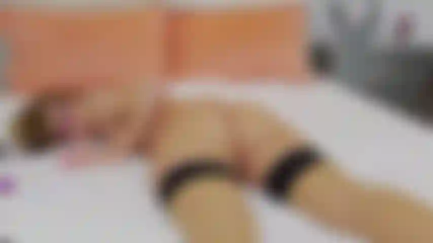 Taquine avec ma chatte et mon cul.