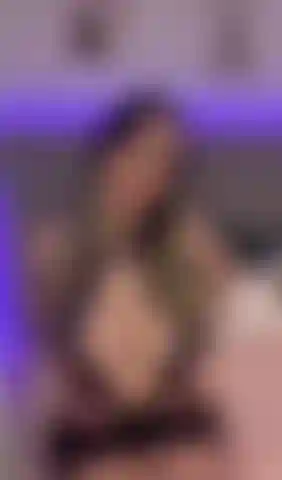 Je baise ma chatte jusqu'à ce que je gicle.