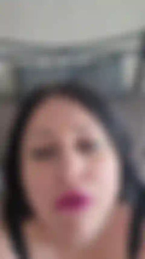 Lixking ta bite mmm.