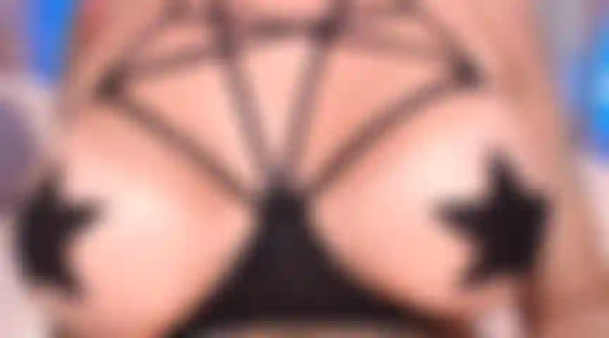 2. Pipe lente et sensuelle, contact oculaire, léchage, succion, bouche pleine de sperme, pas de hardcore.