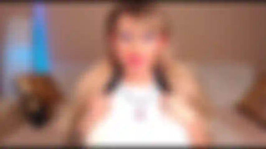 92. Ugly nerd apprend à sucer un étudiant en jeu de rôle et un professeur qui bâillonne durement le visage sale.