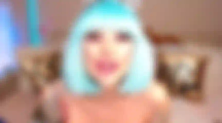 38. 2 Des soins du visage sur tout mon visage, mes seins, mes cheveux gâchant mon maquillage, vidéo rapide bukkake.