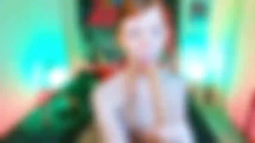 Goldshow avec gorge profonde, gorge profonde, jeu de gode et baise de chatte dure.