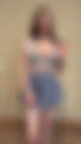 Une écolière coquine. Hé professeur, oh non, je vais rater mon cours ? S'il vous plaît, j'ai besoin d'un a pour pouvoir obtenir mon diplôme... Je ferais n'importe quoi pour un a...