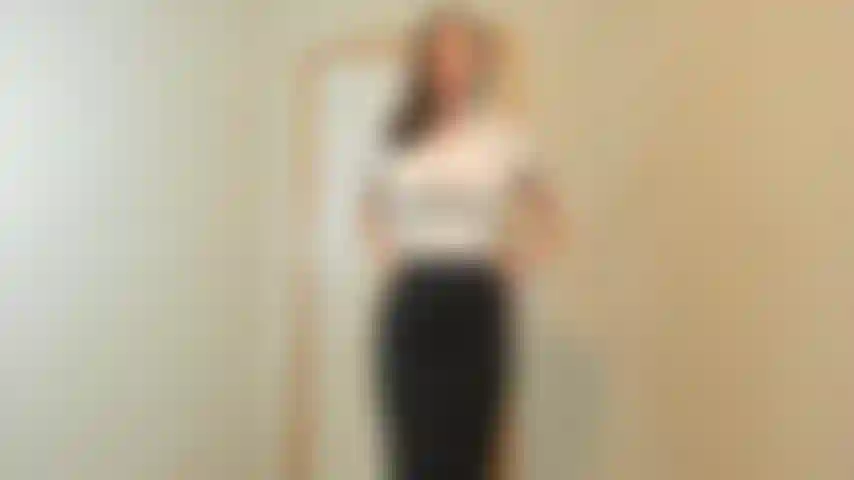 Professeur sph - je te surprends toujours à regarder et à te masturber sous la table, enfin j'en ai assez et je t'appelle devant la classe - révélant ta pathétique bite de 2 pouces.