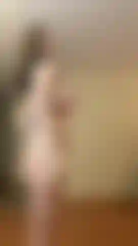 Sexy hula hooping - dans mon petit bikini jusqu'à ce que mes seins tombent, de nombreux angles et vues différents, beaucoup de seins sexy qui rebondissent.