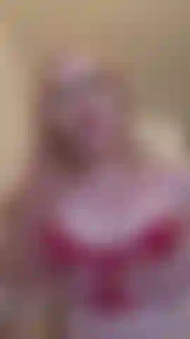 Lovegirl41  play with her self
