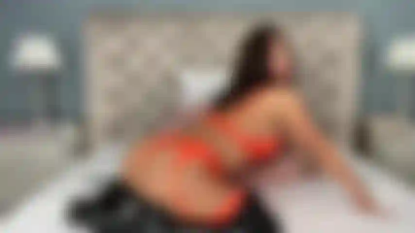 Chris me fait jouir/baiser mon cul.