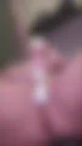 Regarde-moi utiliser ma baguette si humide.