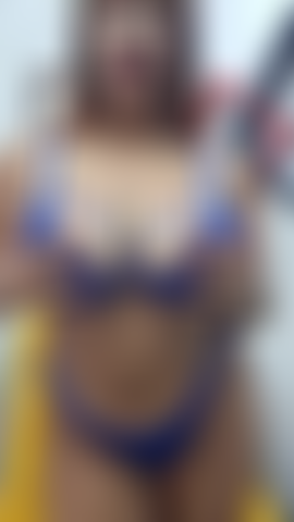 Ta pute sexy est prête pour toi.