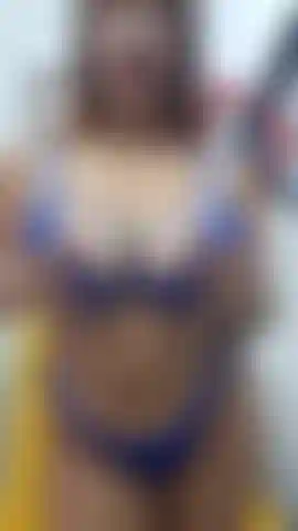 Ta pute sexy est prête pour toi.