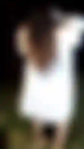 Sexy dans la forêt.