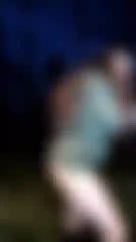 Lingerie dans la forêt.