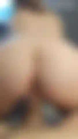 Pov chevauche sa bite dure et mouille tellement avec le jus de ma chatte.