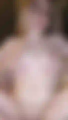 J'ai du lait, je montre mes seins mikly.