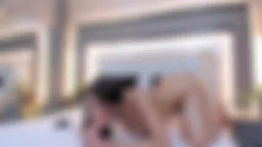 Je veux sentir comment tu exploses dans ma bouche... Chaude, profonde et sans avertissement.