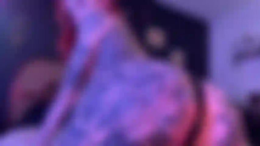 Je vénère le cul et je suis cei.