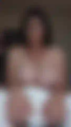 Grinding my fat hairy pussy on my pillow!
Watch my big natural tits hang and bounce as I moan and hump my pillow to a nice orgasm