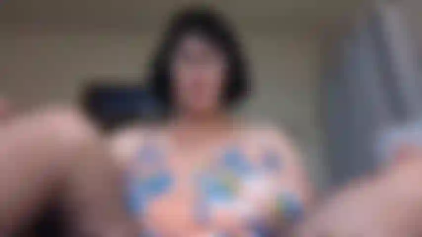 Anal et dirty talk en résille.