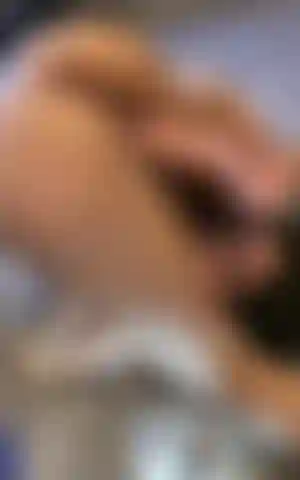 Je gicle sur mon propre visage.