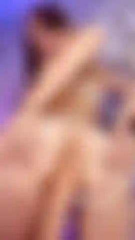 Je me frotte le cul, je sais, tu veux me baiser de cette façon.