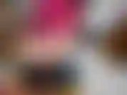 Vous vouliez me voir devenir folle et coquine et pour ajouter de la surprise à ce moment, j'utiliserai de l'huile sur moi. Je veux que tu me touches, que tu me serres et que tu fasses l'amour avec moi. Mets-moi nue, s'il te plaît !