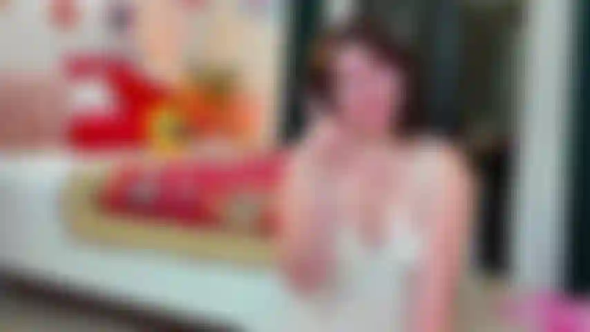 Je vous surprends et je vous rends visite à l'hôtel ! Là nous passons un moment romantique et je vais t'aider à jouir !