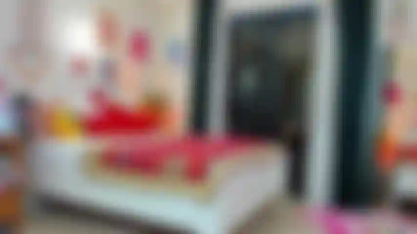 Une fille salope va séduire et baiser ta bite pendant que nous sommes dans un club ! Une tenue brillante et des talons hauts de strip-teaseuse sont mon accord parfait ! ( Bcs de copyrights mon son a été supprimé t_t).