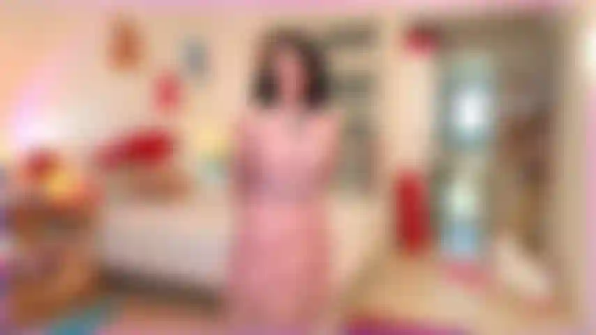 KINKY GIRL IS GREETING YOU HOME AND THEN STEELS YOUR CUM BY RIDING YOU!