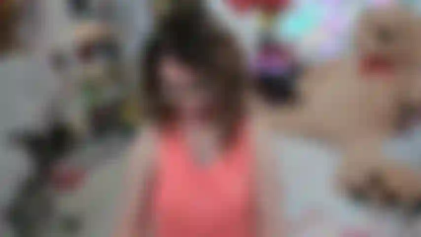 Attention ! Spectacle huileux ! Un petit teasing sur ce que signifie être avec moi, jouer avec moi et être mon masseur personnel !