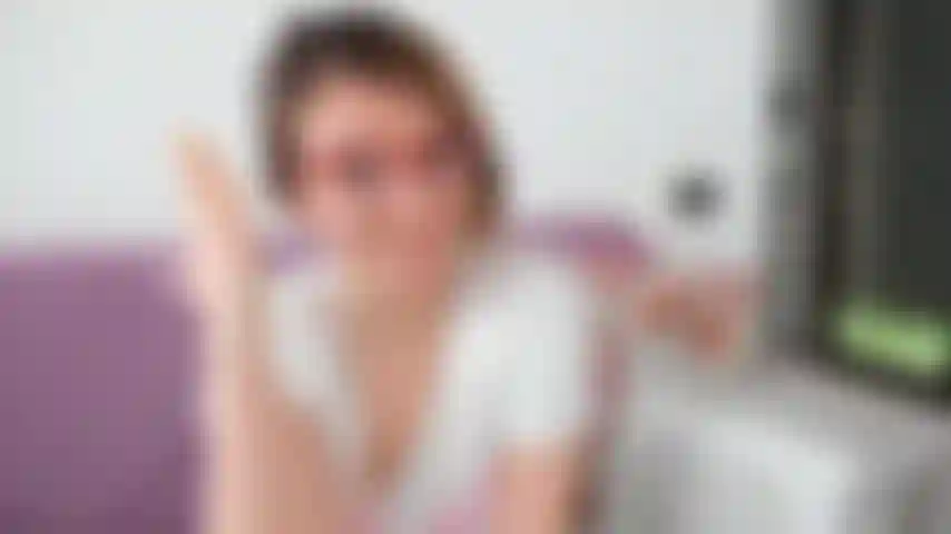 La vidéo la plus sexy et la plus réelle est ici ! Détends-toi avec moi après une longue journée, prends un long bain avec moi, dorlotons-nous et à la fin, je mendierai ta bite comme une bonne fille !