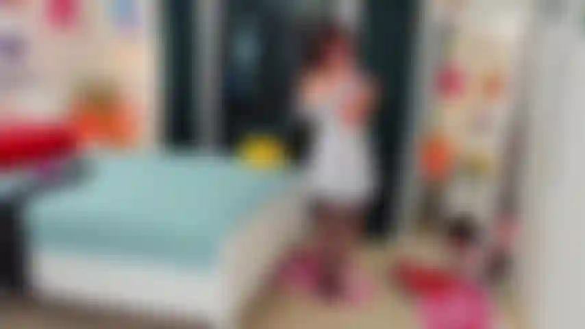 J'ai un rendez-vous romantique avec toi qui se transforme en moment vanille ! Laisse-moi te taquiner avec mon corps, avec mes beaux bas et à la fin tu utiliseras beaucoup de jouets pour me faire jouir !