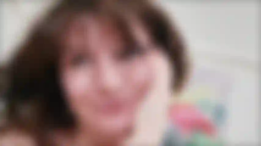 Torture mon doux clitoris avec un mini-vibromasseur ! Vidéo version longue !