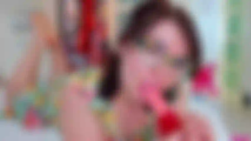 Tu veux partager ta sale petite langue avec moi ? C'est ce que j'en ferais !