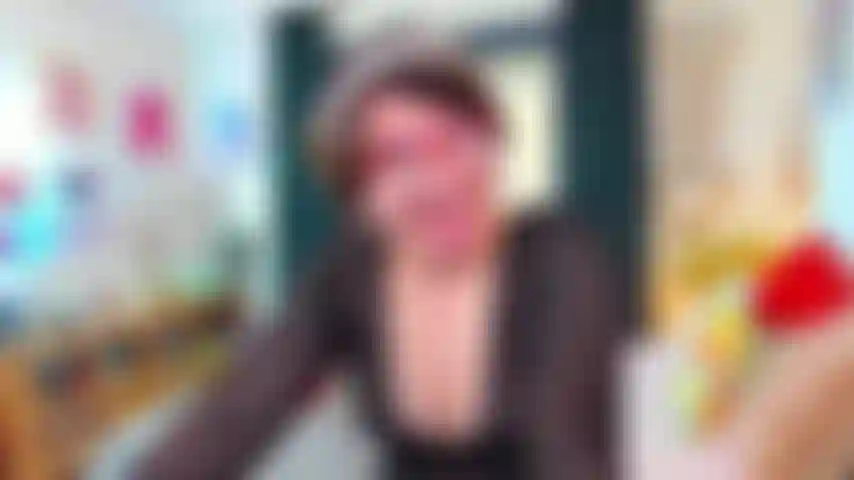 Le chat gratuit de LyzMania - embrassez-moi par pourboire si vous me voyez en ligne.